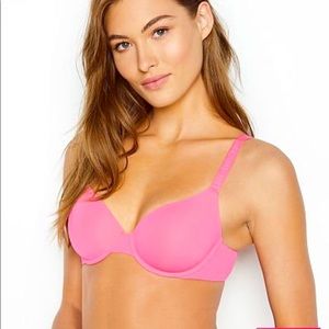 COPY - Set of 2 Victoria’s Secret Lightly Lined Demi Bra in size 32DD